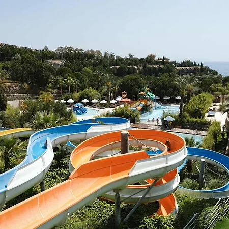 Club Marvy 5*